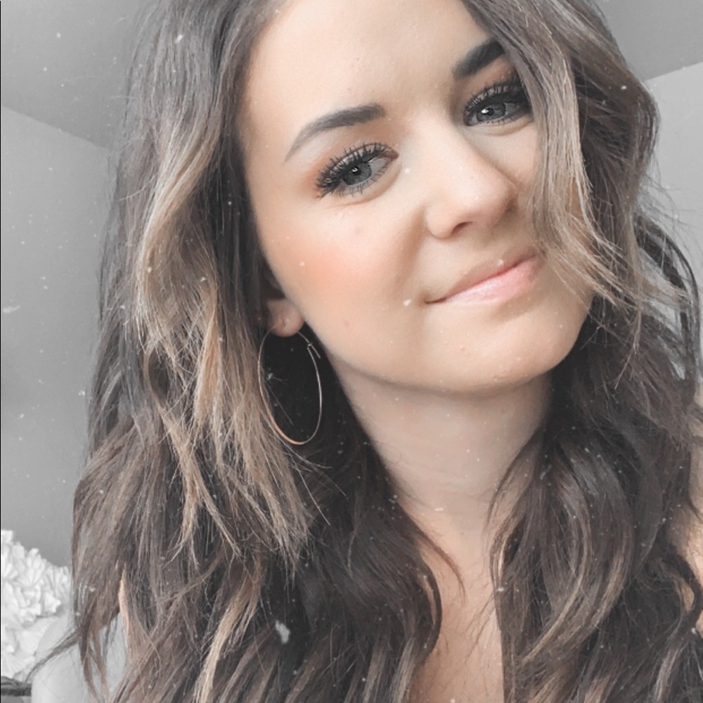 Meet your Posher, Cami